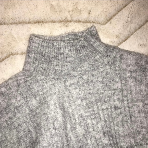 H&M Oversized Mockneck Sweater - Picture 2 of 2